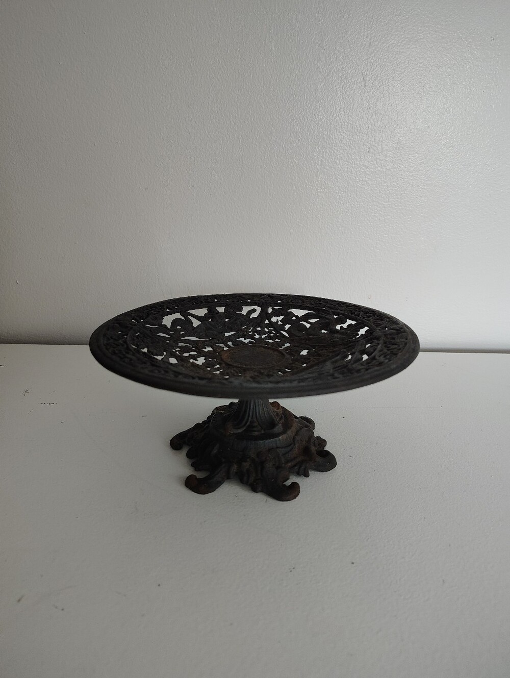 Vintage Robert Emig 1236B Cast Iron Pedestal Compote Bowl Figural 8.5"